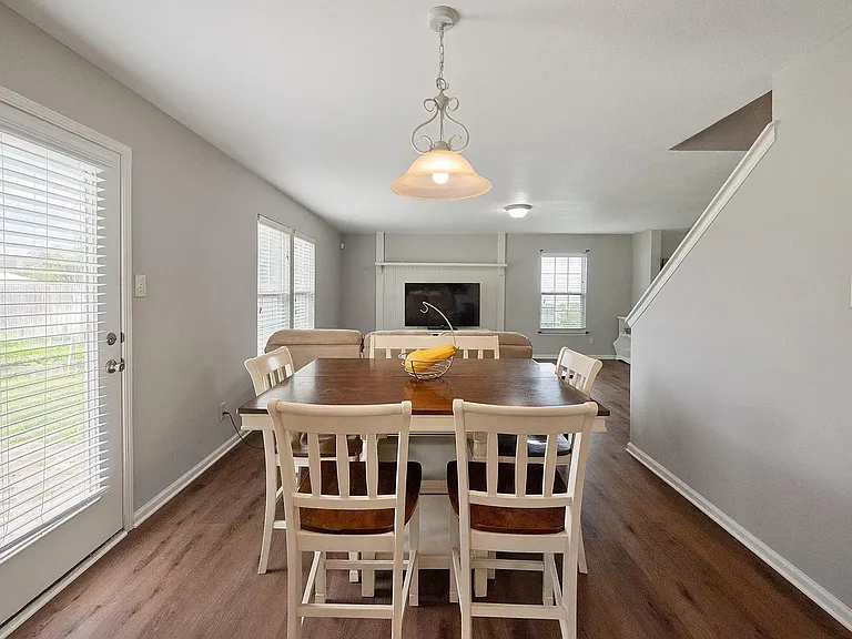 4898 Little Pine Dr — Photo 3