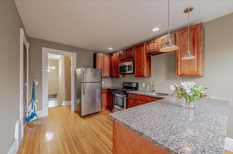 1st image of 213 Oxford St