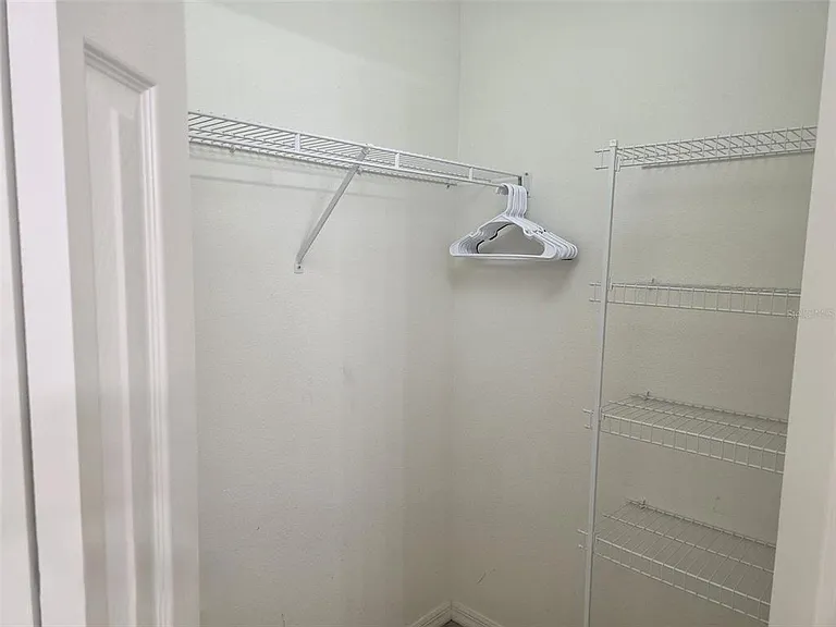 1027 Balmoral Dr — Photo 18