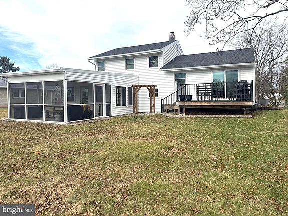 2nd image of 170 Gordon Ave