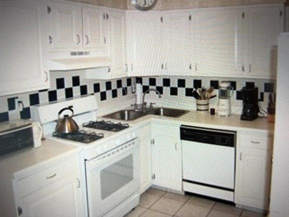 4th image of 7549 Hiawatha Ave