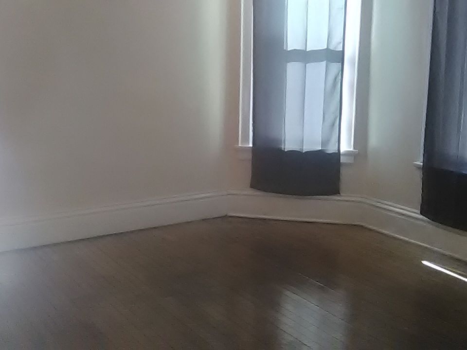 1st image of 417-419 E Burleigh St #417