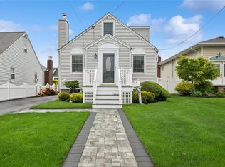 52 Annuskemunnica Rd, Babylon, NY 11702