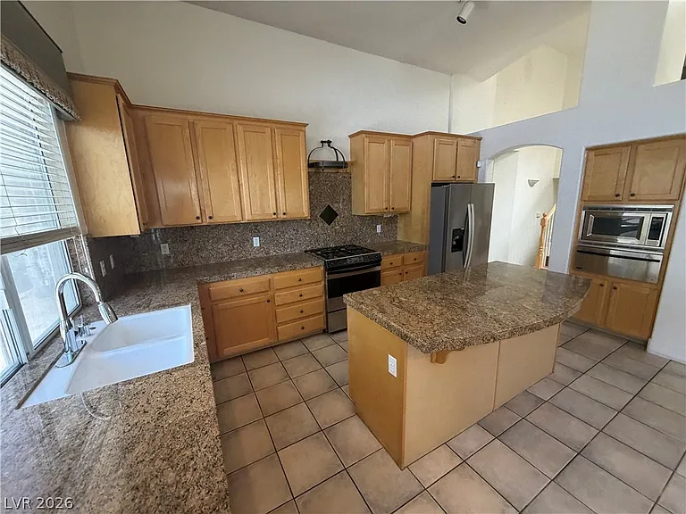 10225 Red Bridge Ave — Photo 6