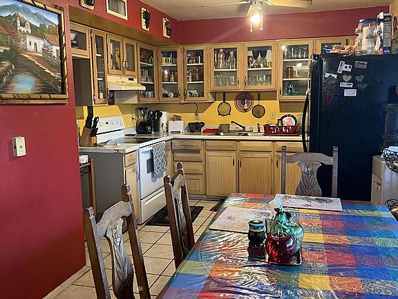 5th image of 909 N 97TH Street