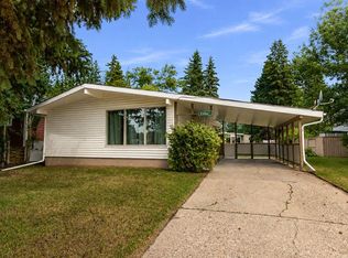 10 SW Sydney Close, Red Deer, AB T4N 0E1
