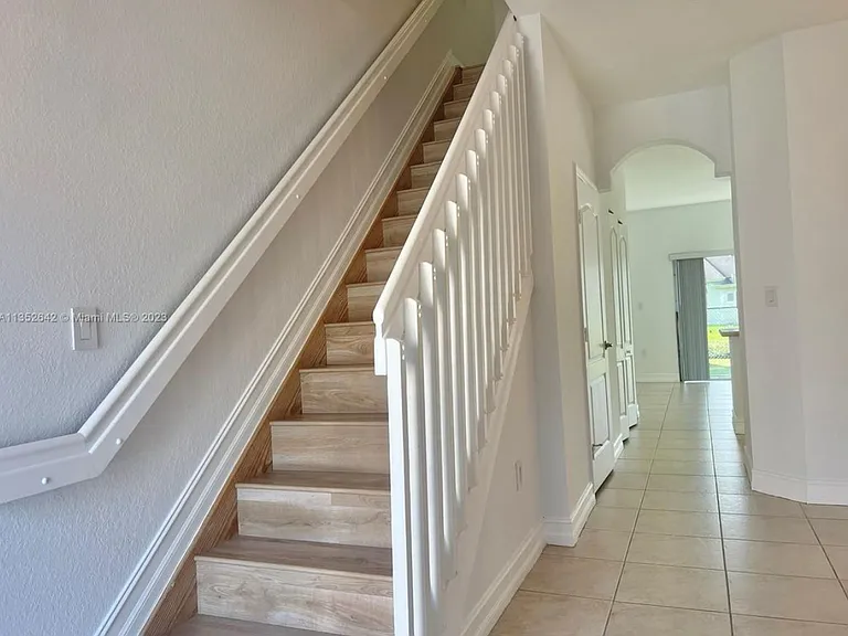 15800 SW 92nd Ave — Photo 4