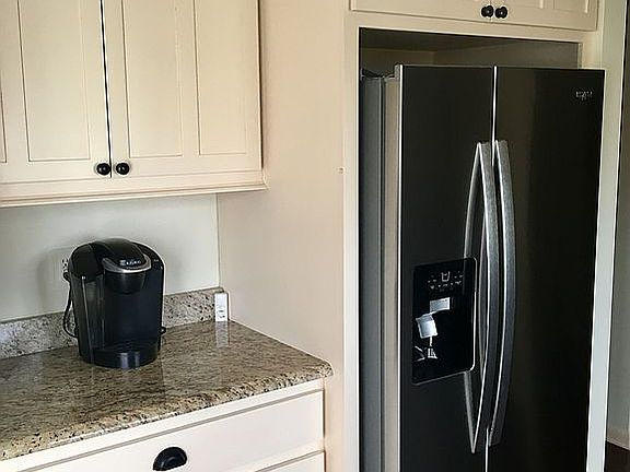 2nd image of 140 Sherwood Dr