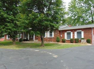 5212 Airport Rd, Godfrey, IL 62035