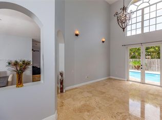 15965 SW 100th Ln, Miami, FL 33196