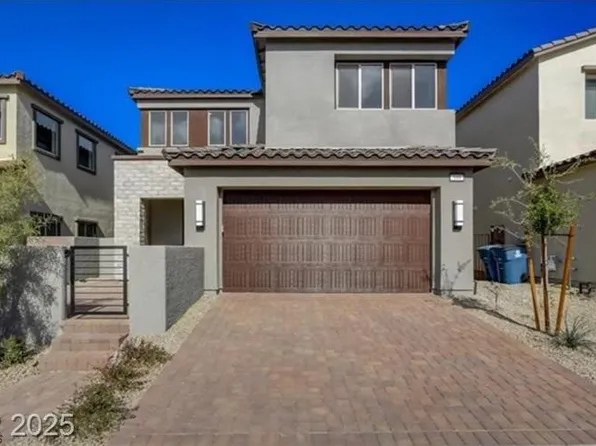 109 Medianoche St, Las Vegas, NV 89138