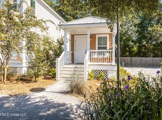 2207 Government St #25, Ocean Springs, MS 39564