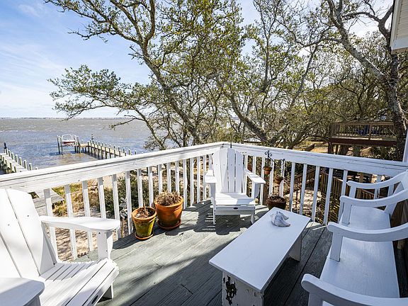 3rd image of 219 Kitty Hawk Bay Dr Unit B