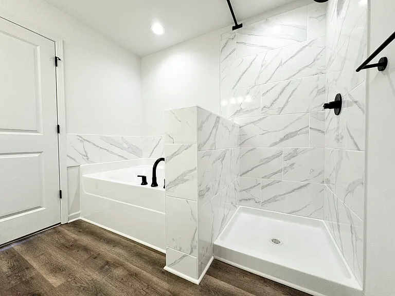 401 Austin Dr — Photo 14