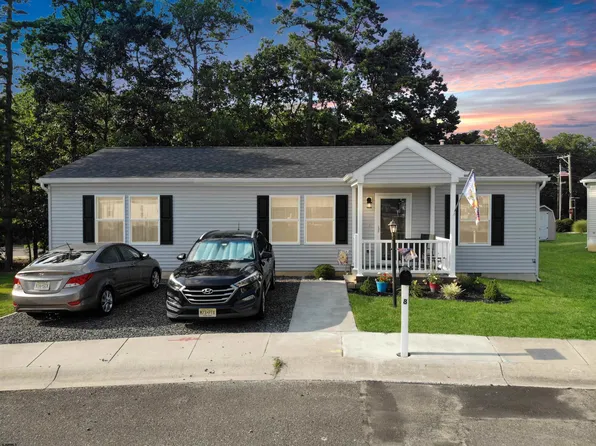 8 Walnut Ct, Mays Landing, NJ 08330