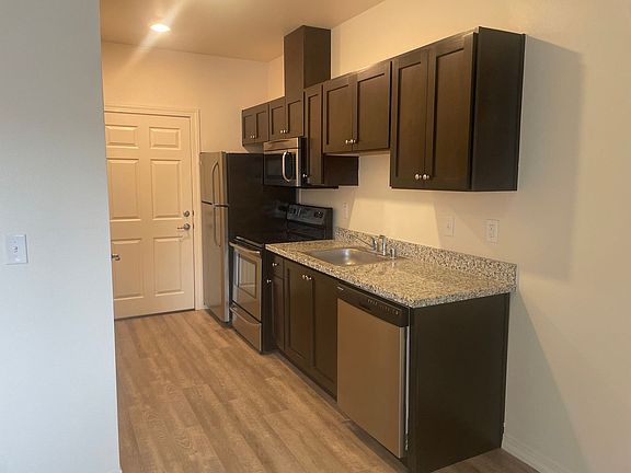 4th image of 1510 C St Unit 206