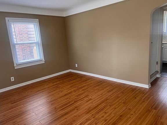 4th image of 1025 Grove Ave