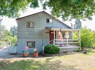 910 N Rose St, Phoenix, OR 97535