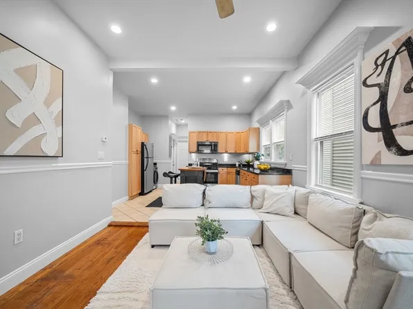 55 Devon St APT 4, Dorchester, MA 02121