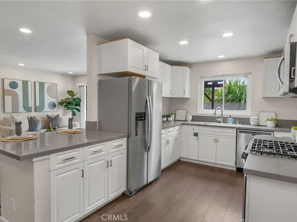 10471 Whirlaway St, Cypress, CA 90630