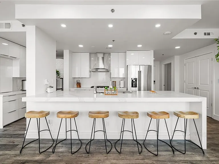 3338 Peachtree Rd NE #2207 — Photo 4