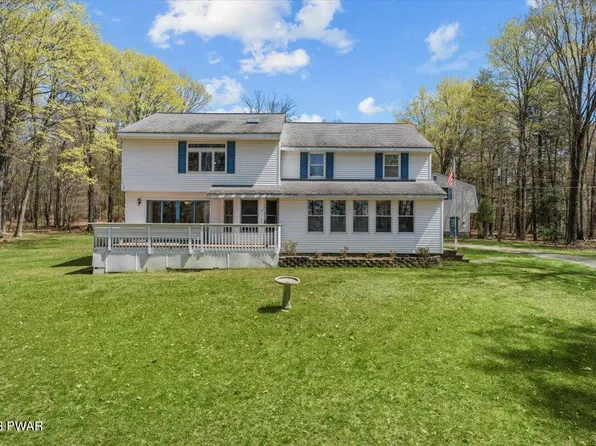 148 Lake Paupack Rd, Greentown, PA 18426