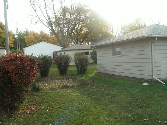 Garden behind garage