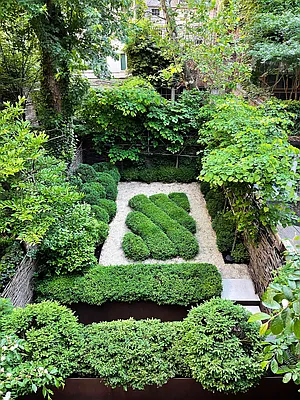 Sold by Compass | media 19