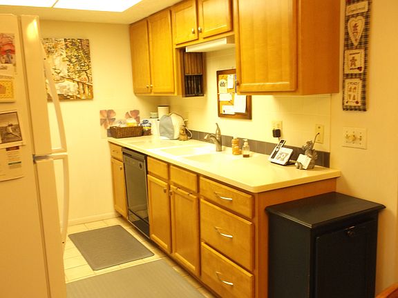 2nd image of 3308 Neerpark Dr