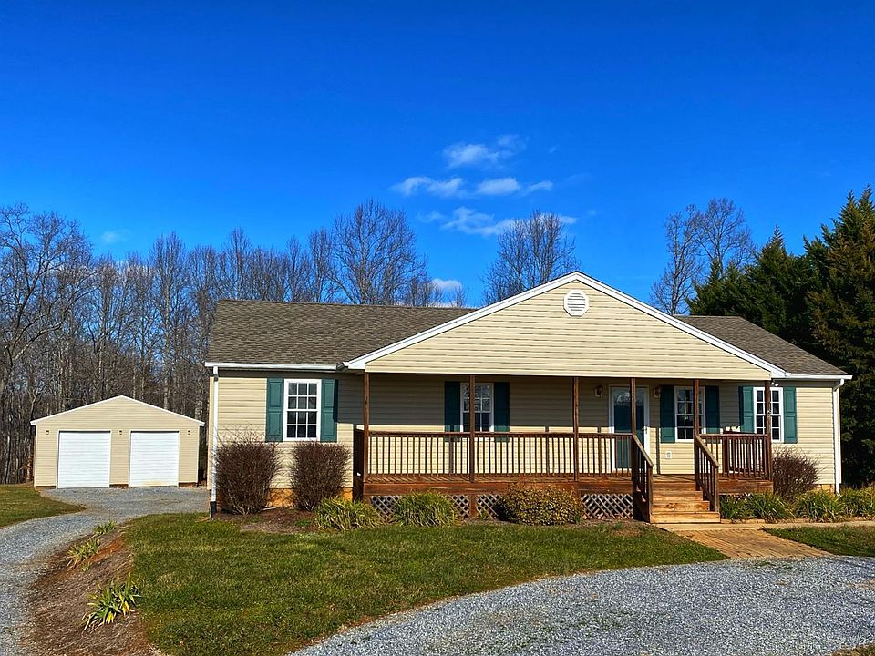 2305 Smith Mountain Lake Pkwy, Huddleston, VA 24104 Zillow