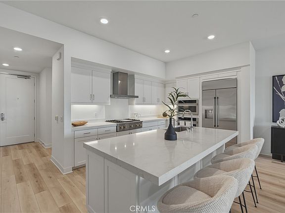 4th image of 4505 Rivington
