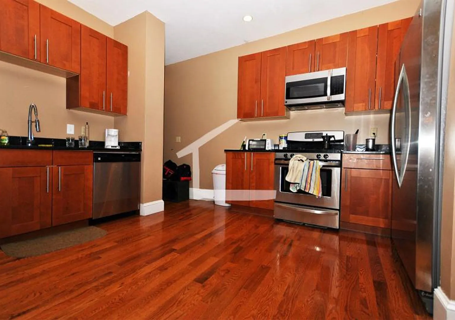 No Brokers Fee, Central Allston Location, Steps from the T Stop, Good Size Bedrooms, Stainless St... — Photo 1