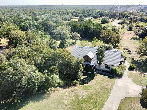 5th image of 301 Oak Forest Cv