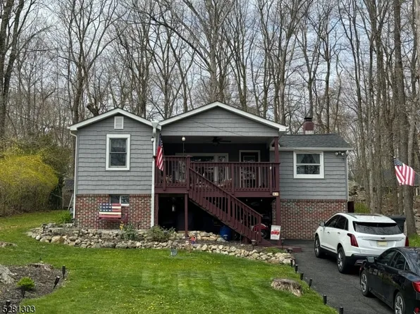 63 W Shawnee Trl, Jefferson Twp., NJ 07885