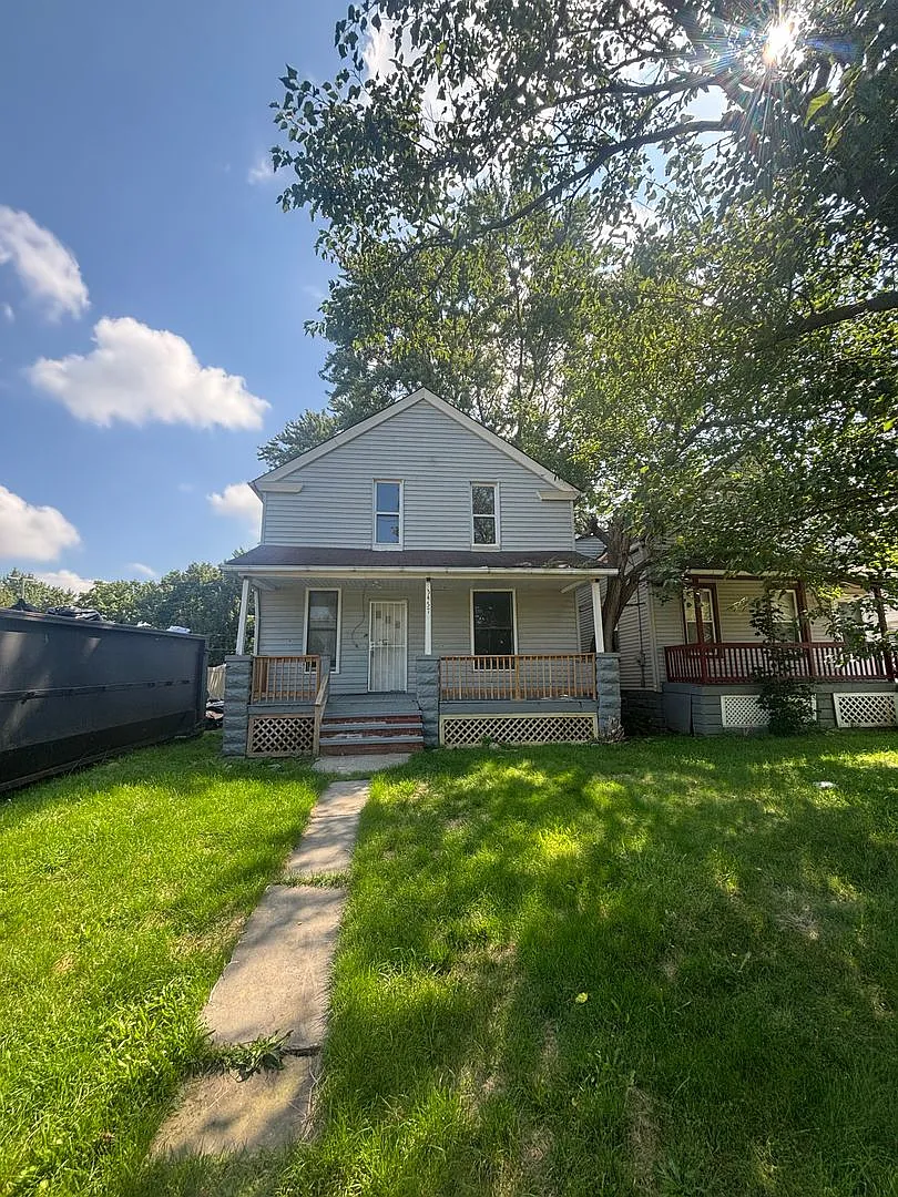3bd Single Section 8/Cash Pay — Photo 1