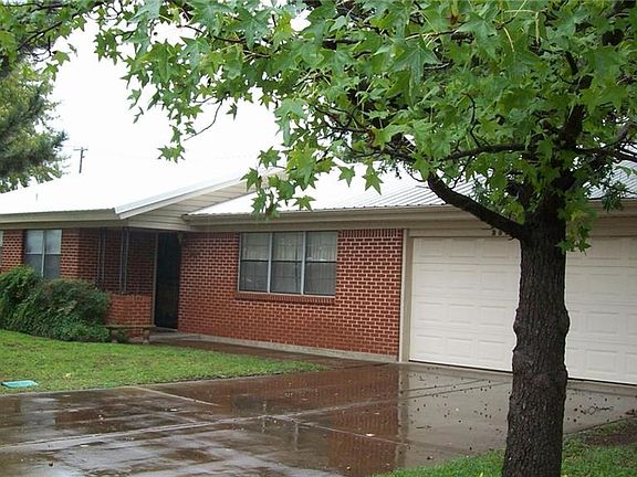 4th image of 2504 SE 13th St