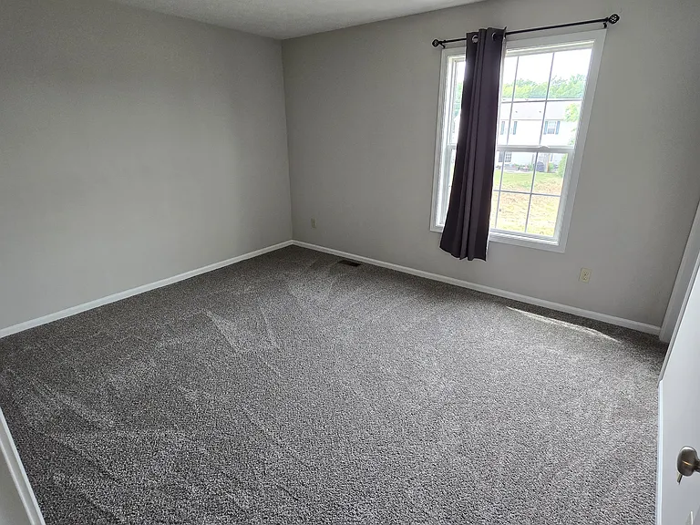 33426 Halle Ct — Photo 7
