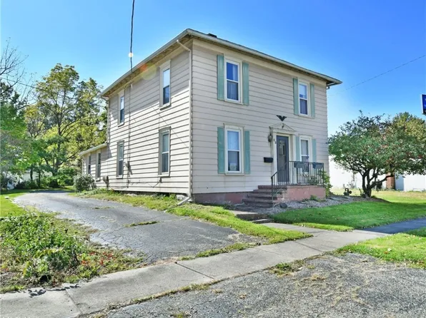 58 W Church St, Newton Falls, OH 44444