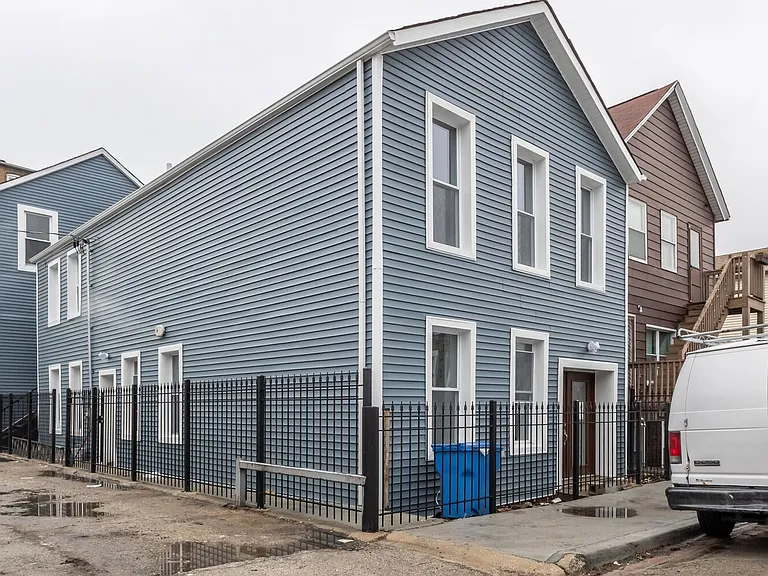 1013 W 18th Pl #1R — Photo 3