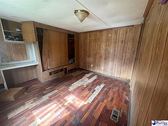 4th image of 352 Bayview Cir