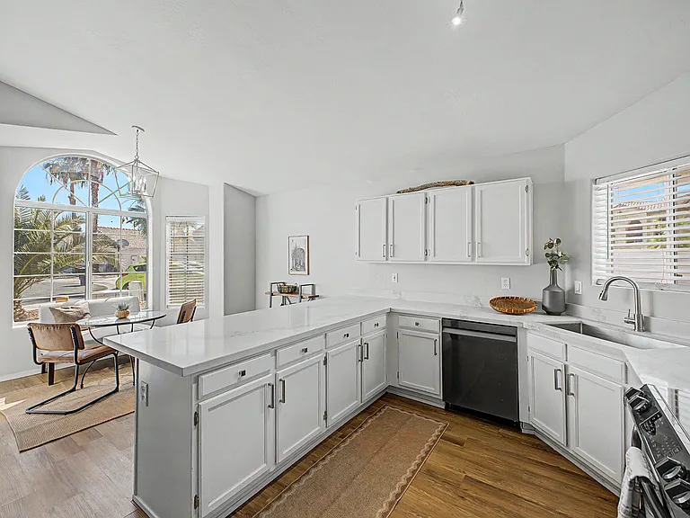 143 N Danyell Ct — Photo 14