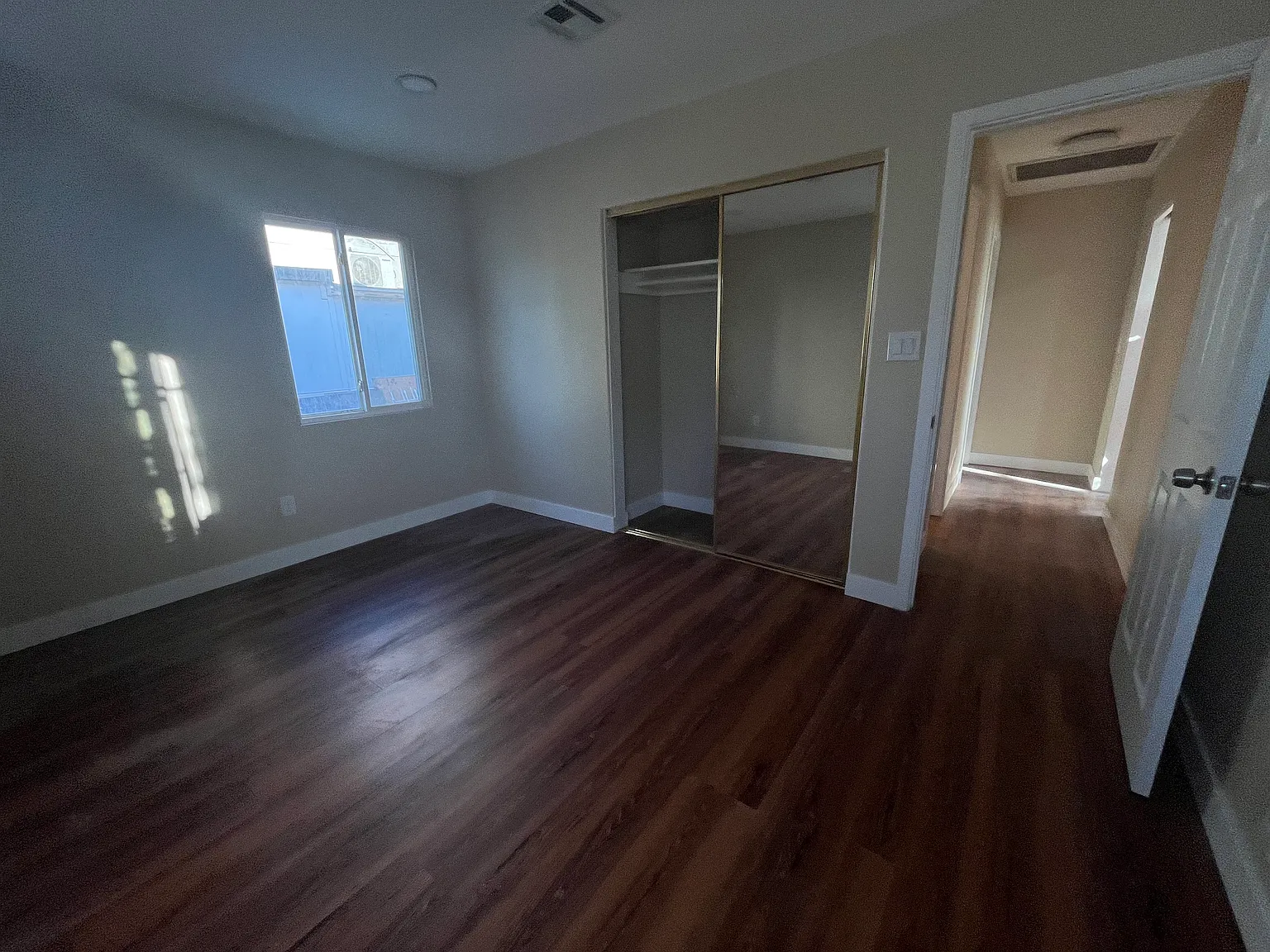 3 bed, 1260 sqft, $3,250 — Photo 4