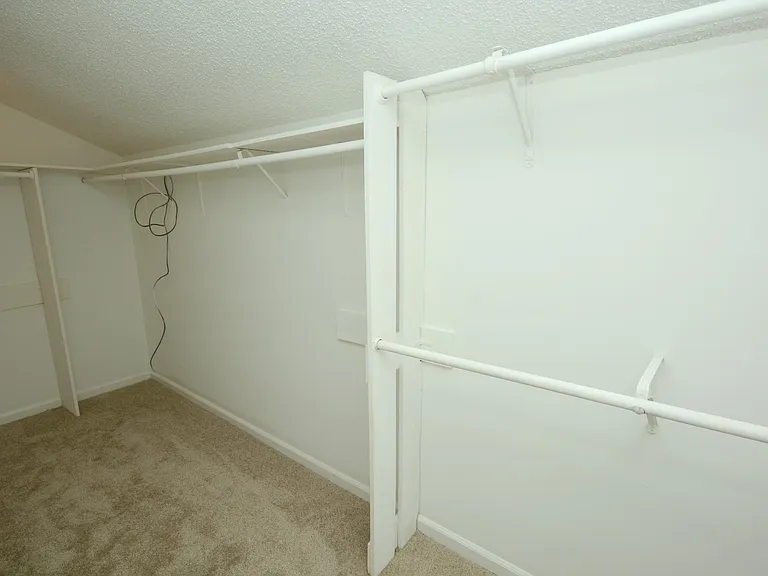 1217 Reardon Cir — Photo 11