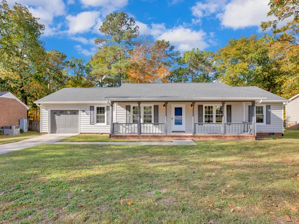 6261 Lakehaven Dr, Fayetteville, NC 28304