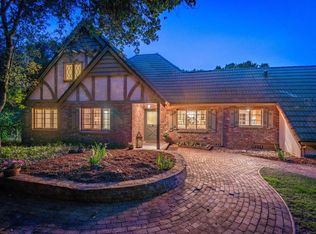 10531 Berkshire Dr, Los Altos Hills, CA 94024