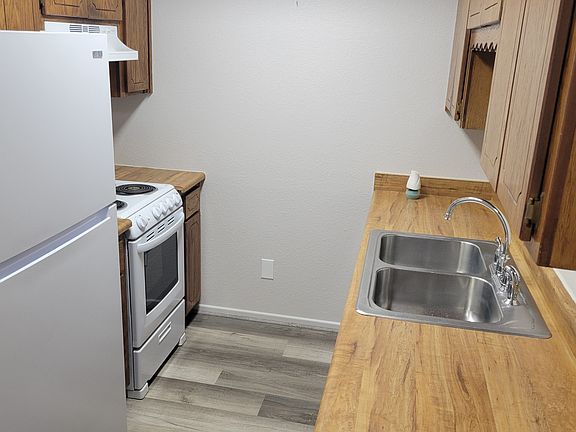 4th image of 1138 S Pagent Ave #D
