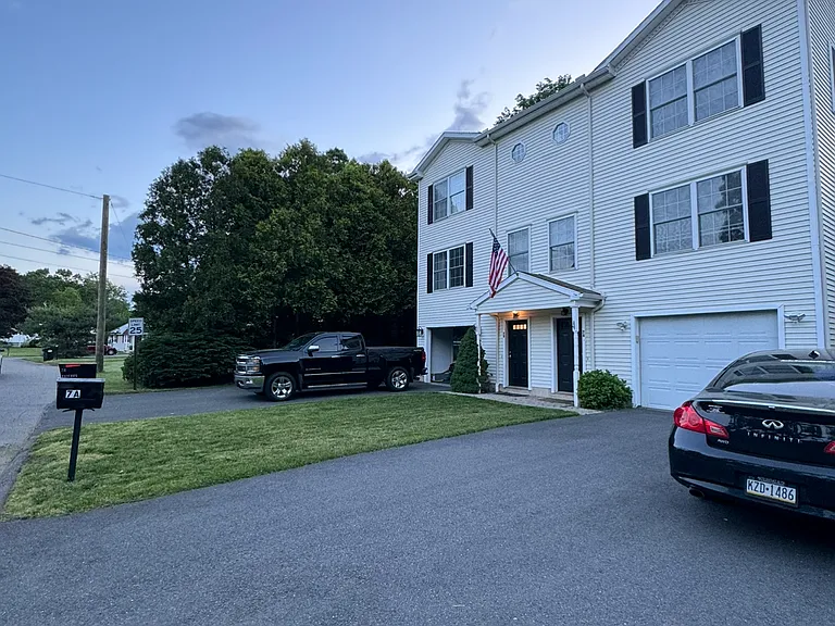 7 Gwen Rd #B — Photo 19
