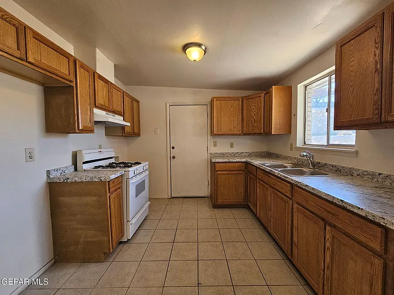 8833 Celestial Pl — Photo 5