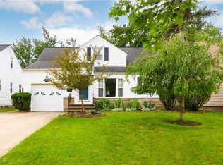 4888 S Sedgewick Rd, Lyndhurst, OH 44124