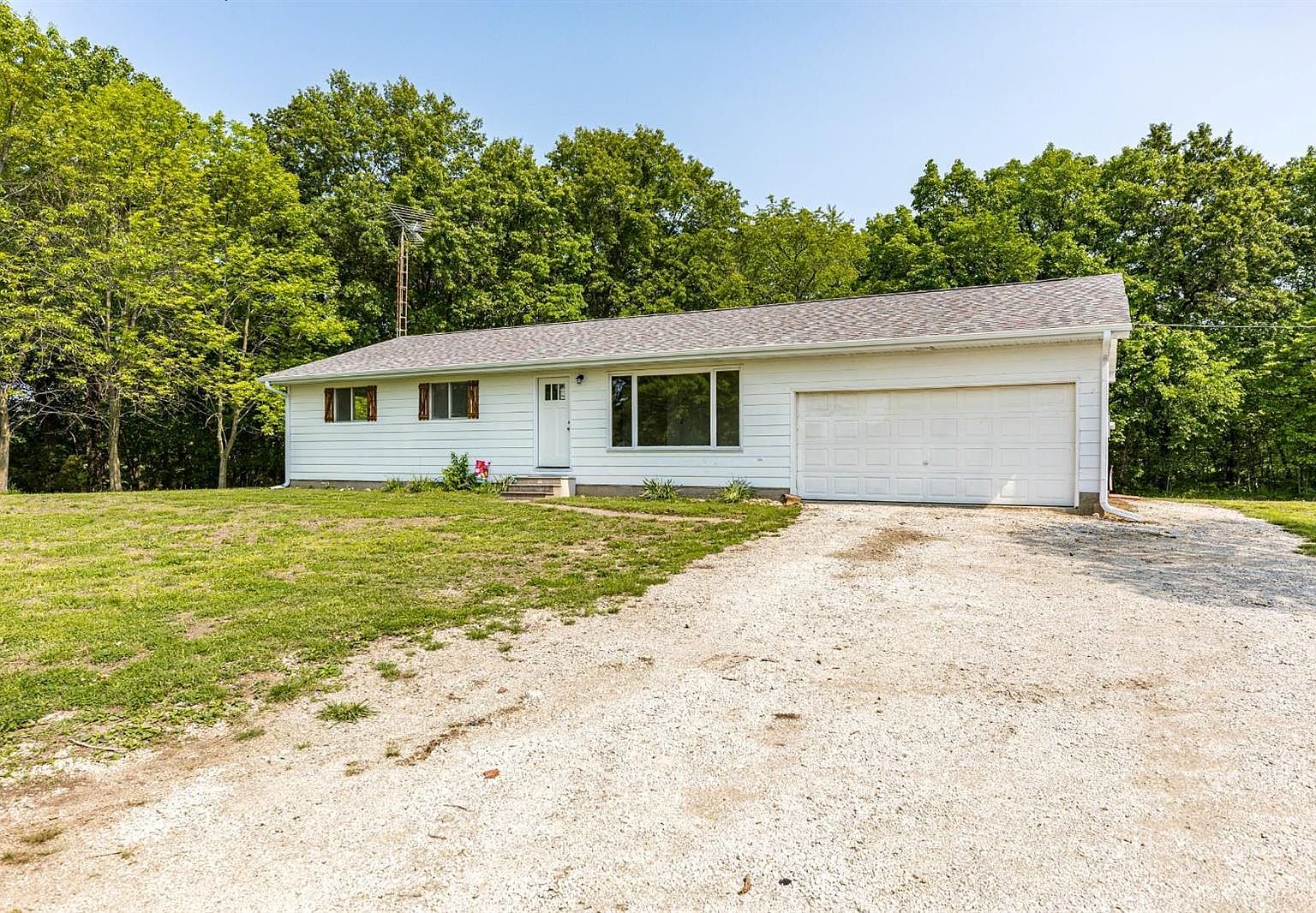 17143 Illinois 185, Coffeen, IL 62017 MLS 23028362 Zillow